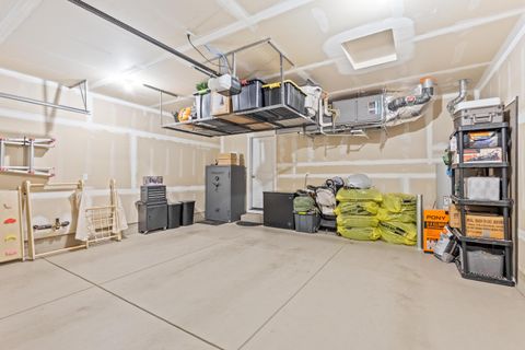 Tiny photo for 3400 NW 11th Court, Redmond, OR 97756 (MLS # 220215574)