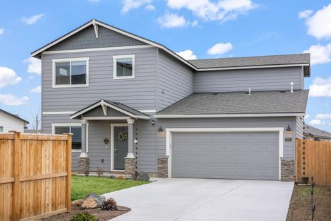 Tiny photo for 3400 NW 11th Court, Redmond, OR 97756 (MLS # 220215574)