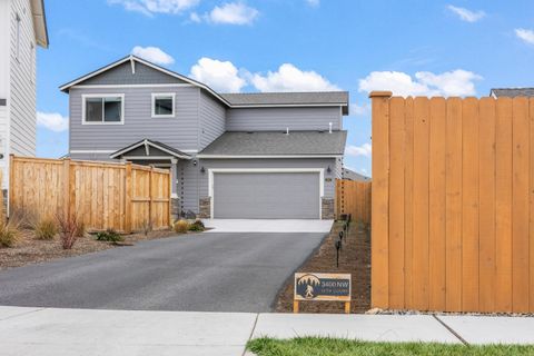 Tiny photo for 3400 NW 11th Court, Redmond, OR 97756 (MLS # 220215574)