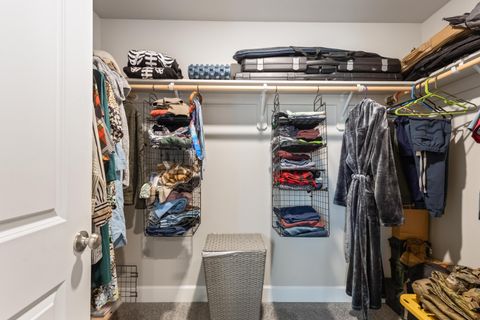 Tiny photo for 3400 NW 11th Court, Redmond, OR 97756 (MLS # 220215574)