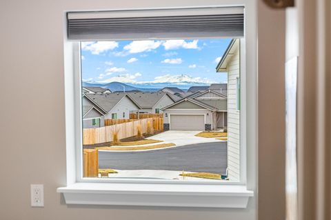 Tiny photo for 3400 NW 11th Court, Redmond, OR 97756 (MLS # 220215574)