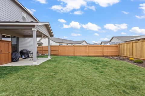 Tiny photo for 3400 NW 11th Court, Redmond, OR 97756 (MLS # 220215574)