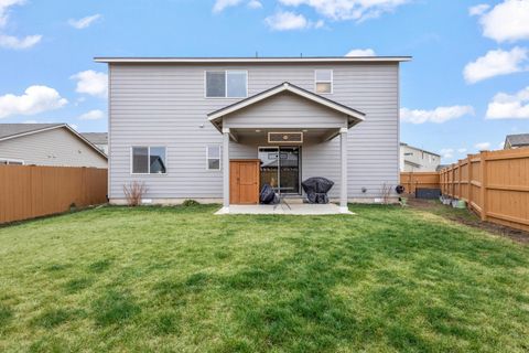 Tiny photo for 3400 NW 11th Court, Redmond, OR 97756 (MLS # 220215574)