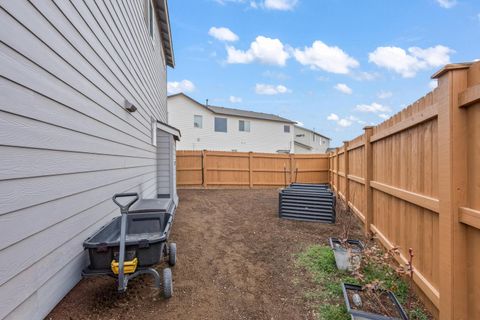 Tiny photo for 3400 NW 11th Court, Redmond, OR 97756 (MLS # 220215574)