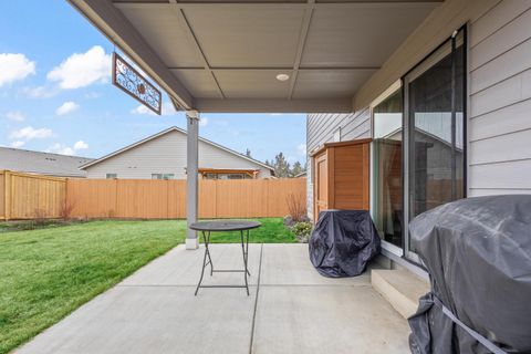 Tiny photo for 3400 NW 11th Court, Redmond, OR 97756 (MLS # 220215574)
