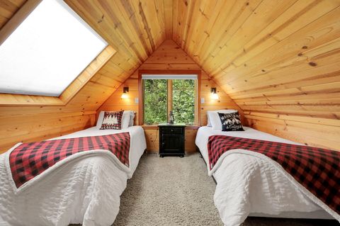 Tiny photo for 56411 McKenzie Highway #6, McKenzie Bridge, OR 97413 (MLS # 220213563)