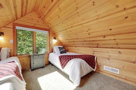 Tiny photo for 56411 McKenzie Highway #6, McKenzie Bridge, OR 97413 (MLS # 220213563)