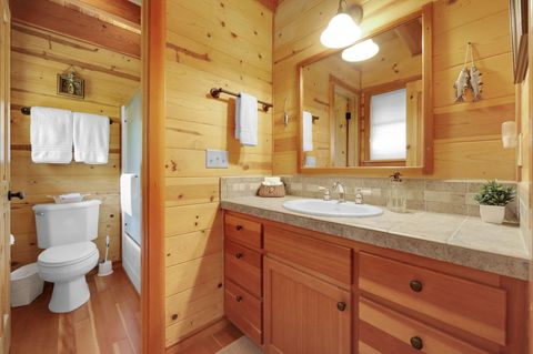 Tiny photo for 56411 McKenzie Highway #6, McKenzie Bridge, OR 97413 (MLS # 220213563)