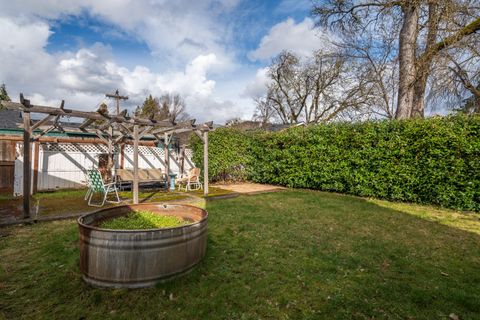 Tiny photo for 1437 NW Hawthorne Avenue, Grants Pass, OR 97526 (MLS # 220215732)