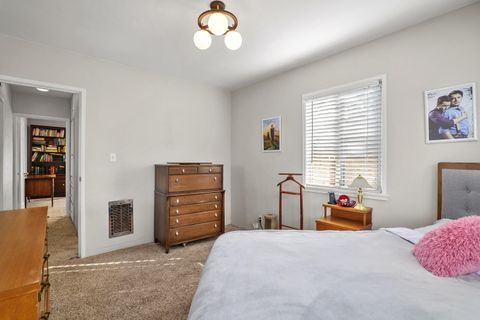 Tiny photo for 1437 NW Hawthorne Avenue, Grants Pass, OR 97526 (MLS # 220215732)