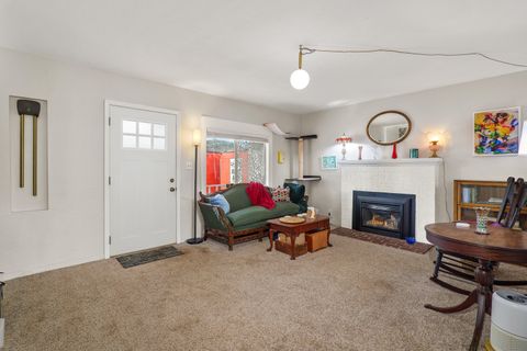 Tiny photo for 1437 NW Hawthorne Avenue, Grants Pass, OR 97526 (MLS # 220215732)