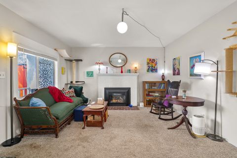 Tiny photo for 1437 NW Hawthorne Avenue, Grants Pass, OR 97526 (MLS # 220215732)