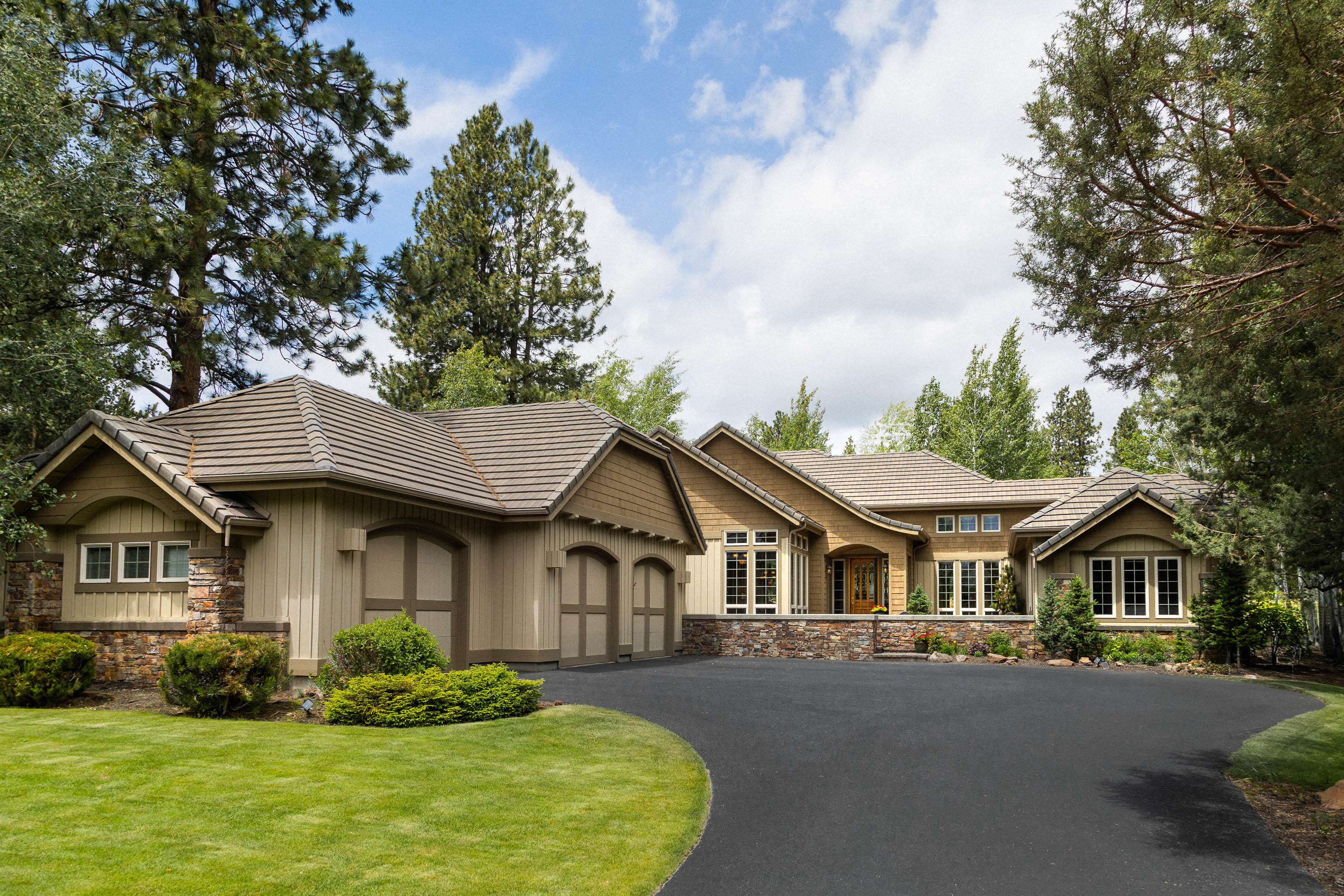 Broken Top - Residential