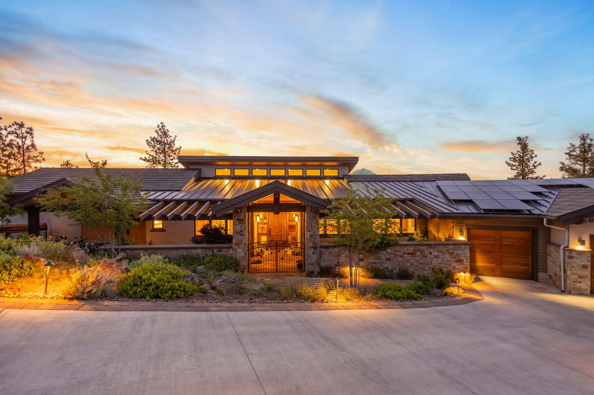 3487 NW Greenleaf Way