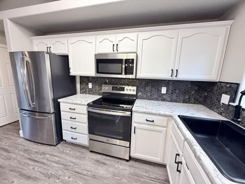 Tiny photo for 16698 Wyatt Drive, La Pine, OR 97739 (MLS # 220216112)