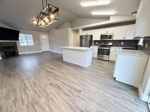 Tiny photo for 16698 Wyatt Drive, La Pine, OR 97739 (MLS # 220216112)