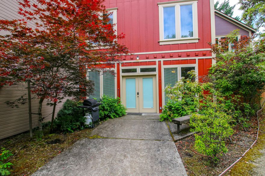 Nightly Rental Approved! Discover Creekside Suite, a fully furnished studio full bath in the heart of historic downtown Jacksonville. Perfectly blending comfort, convenience, and charm, this inviting retreat is ideal for both business and leisure travelers.

Thoughtfully designed space. The kitchenette is stocked with essentials—including a refrigerator, microwave, toaster oven, induction stove, and coffee maker—so you can easily prepare light meals or morning coffee. The cozy living area features a large-screen TV and high-speed WiFi, making it easy to relax with your favorite shows or stay connected while working remotely. 

Nestled right along the creek, the suite offers a peaceful and picturesque setting just steps away from Jacksonville's shops, restaurants, and parks.