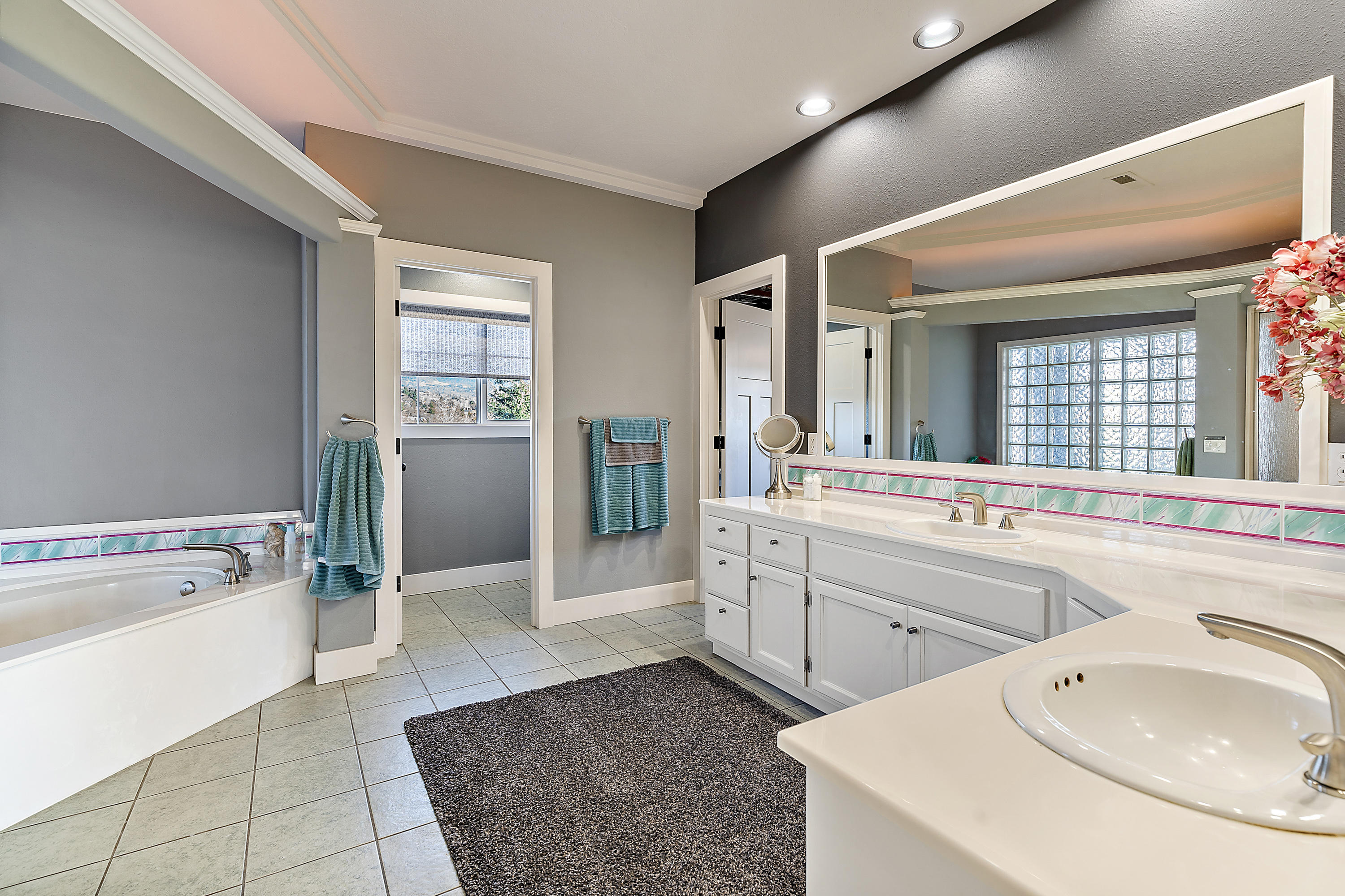 Rogue Valley Estates Subdivision - Residential