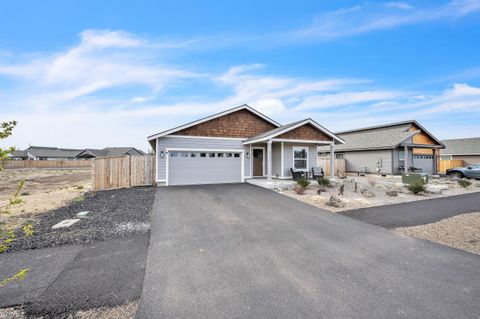 Tiny photo for 51751 Morning Pine Drive, La Pine, OR 97739 (MLS # 220200441)