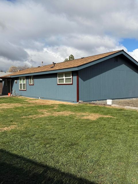 Tiny photo for 4301 Myrtlewood Drive, Klamath Falls, OR 97603 (MLS # 220219471)