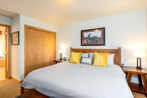 Tiny photo for 18616 Diamond Peak Drive, Crescent Lake, OR 97733 (MLS # 220211546)