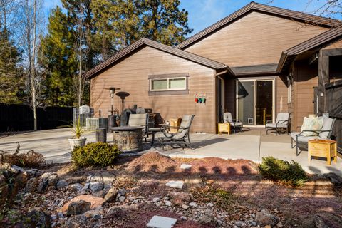 Tiny photo for 60291 Addie Triplett Loop, Bend, OR 97702 (MLS # 220214058)