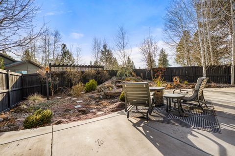 Tiny photo for 60291 Addie Triplett Loop, Bend, OR 97702 (MLS # 220214058)