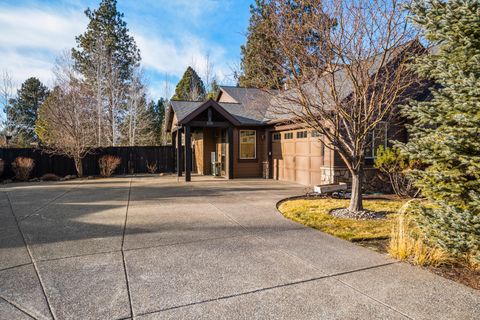 Tiny photo for 60291 Addie Triplett Loop, Bend, OR 97702 (MLS # 220214058)