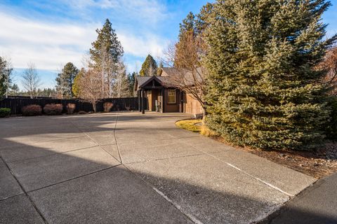Tiny photo for 60291 Addie Triplett Loop, Bend, OR 97702 (MLS # 220214058)