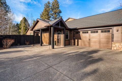 Tiny photo for 60291 Addie Triplett Loop, Bend, OR 97702 (MLS # 220214058)