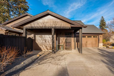 Tiny photo for 60291 Addie Triplett Loop, Bend, OR 97702 (MLS # 220214058)