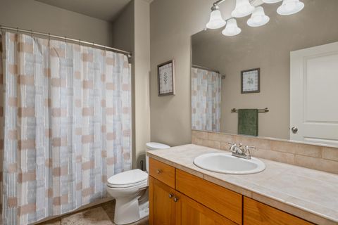 Tiny photo for 60291 Addie Triplett Loop, Bend, OR 97702 (MLS # 220214058)