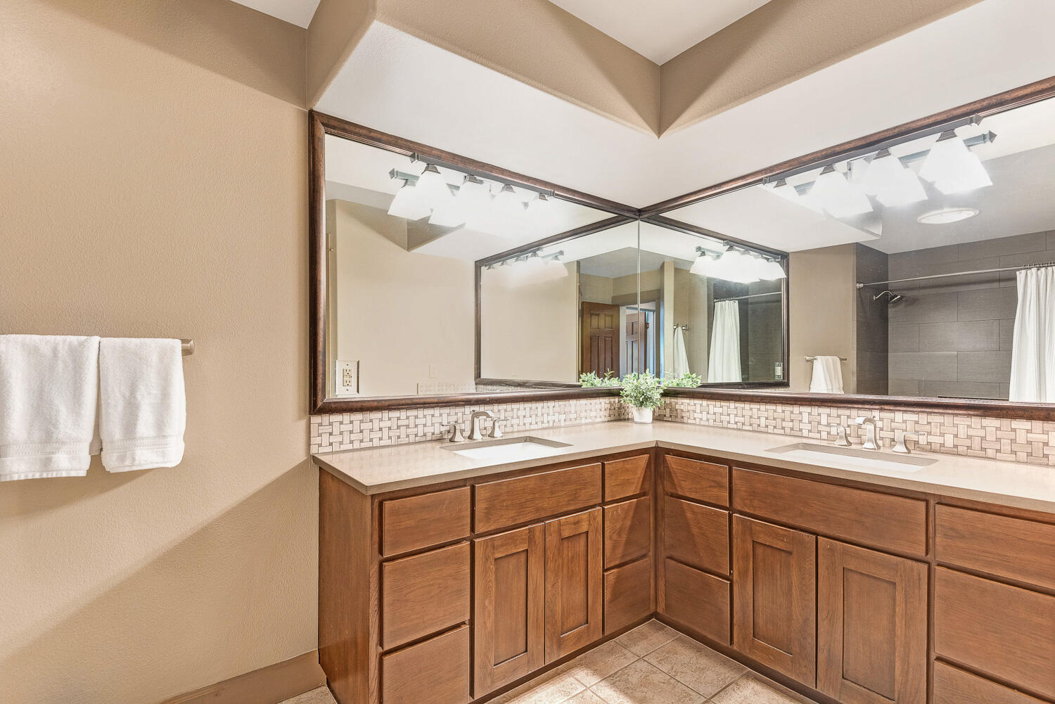 Skyliner Summit - Residential