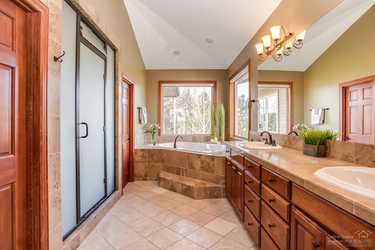 Broken Top - Residential