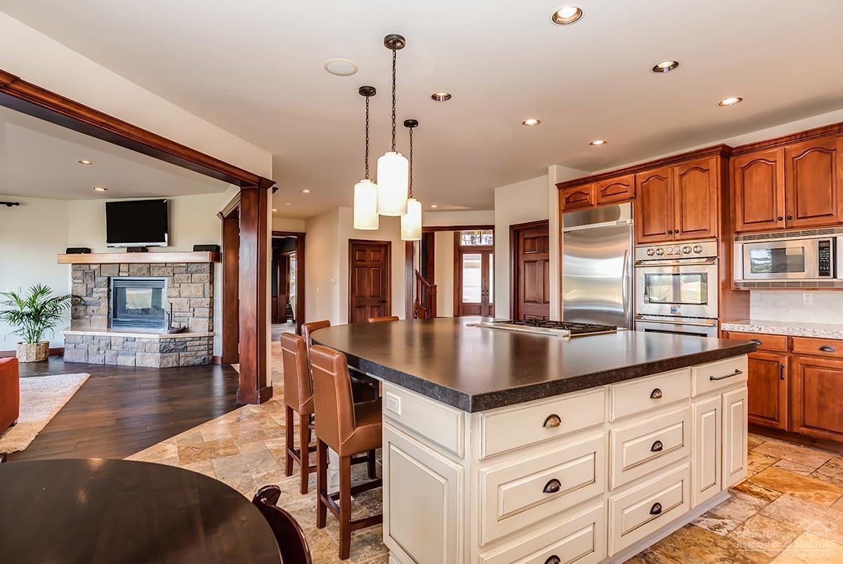 Broken Top - Residential