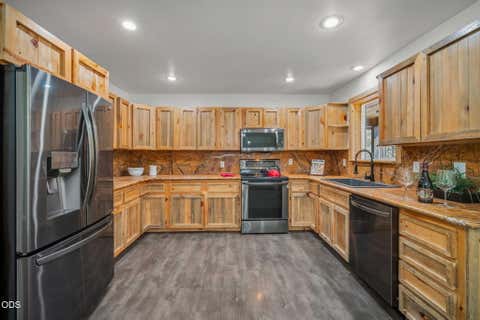 Tiny photo for 52917 Shady Lane, La Pine, OR 97739 (MLS # 220223876)