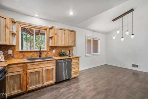 Tiny photo for 52917 Shady Lane, La Pine, OR 97739 (MLS # 220223876)