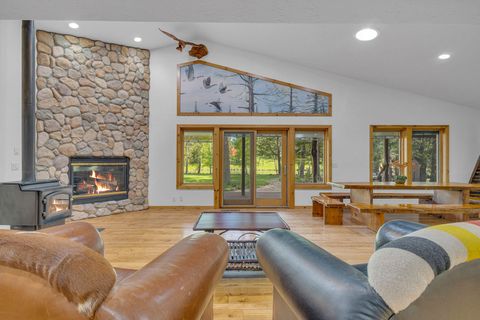 Tiny photo for 17175 Merganser Drive, Bend, OR 97707 (MLS # 220213063)