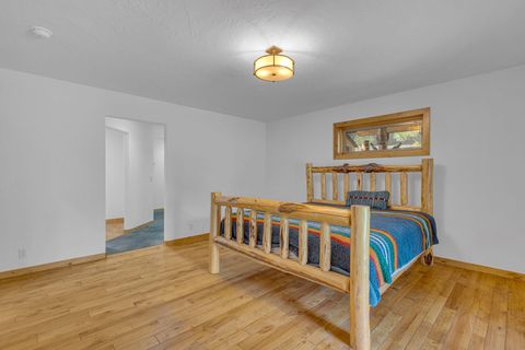 Tiny photo for 17175 Merganser Drive, Bend, OR 97707 (MLS # 220213063)