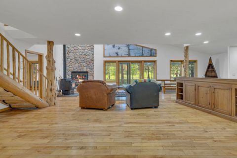 Tiny photo for 17175 Merganser Drive, Bend, OR 97707 (MLS # 220213063)