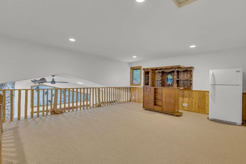 Tiny photo for 17175 Merganser Drive, Bend, OR 97707 (MLS # 220213063)