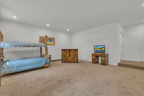 Tiny photo for 17175 Merganser Drive, Bend, OR 97707 (MLS # 220213063)