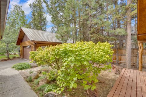Tiny photo for 17175 Merganser Drive, Bend, OR 97707 (MLS # 220213063)