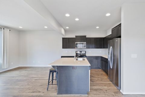 Tiny photo for 20545 SE Evian Avenue, Bend, OR 97702 (MLS # 220215674)