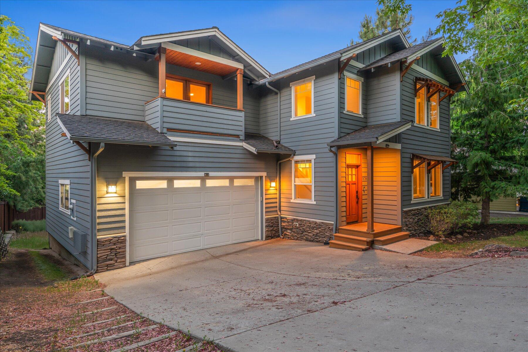 578 NW Greyhawk Avenue
