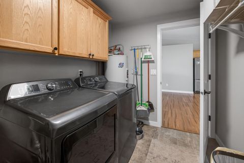 Tiny photo for 4805 NW 57th Street, Redmond, OR 97756 (MLS # 220213223)