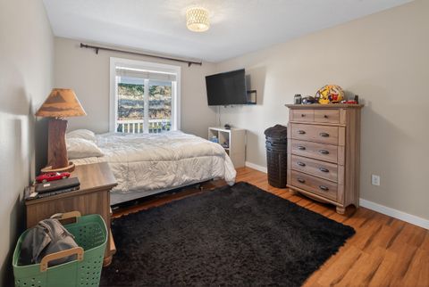 Tiny photo for 4805 NW 57th Street, Redmond, OR 97756 (MLS # 220213223)