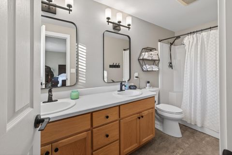 Tiny photo for 4805 NW 57th Street, Redmond, OR 97756 (MLS # 220213223)