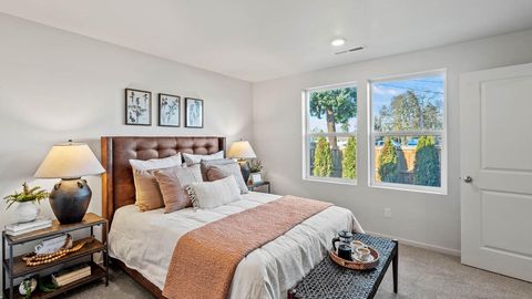 Tiny photo for 230 Darlington Street, Medford, OR 97501 (MLS # 220214366)