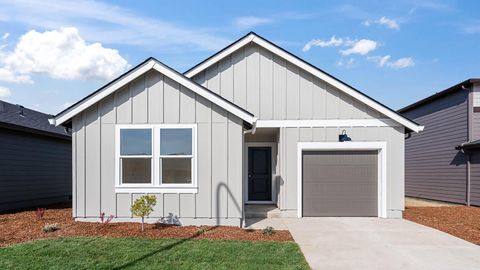 Photo of 230 Darlington Street, Medford, OR 97501 (MLS # 220214366)